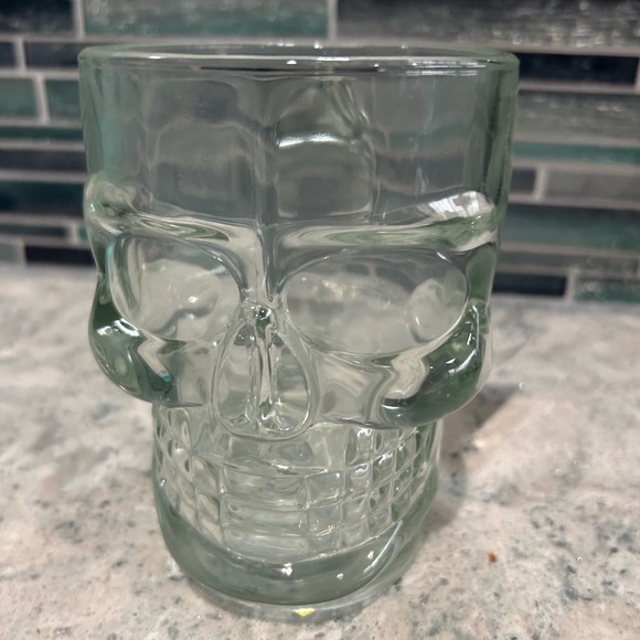 Skull tumbler and shot glass. - Picture 2 of 4